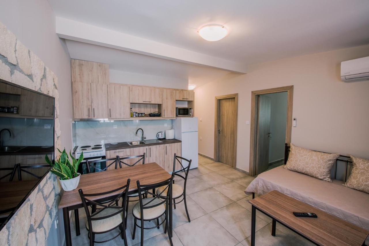 Acrocorinth Apartments Екстер'єр фото
