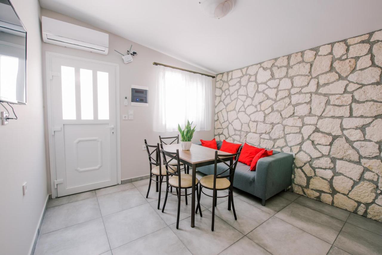 Acrocorinth Apartments Екстер'єр фото