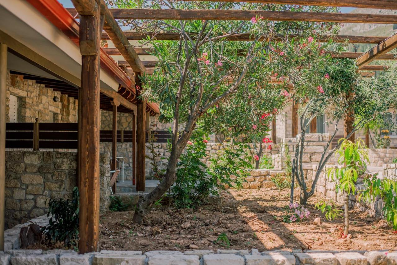 Acrocorinth Apartments Екстер'єр фото