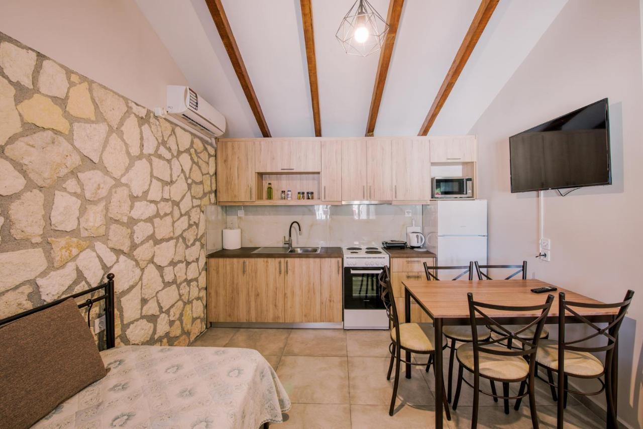 Acrocorinth Apartments Екстер'єр фото