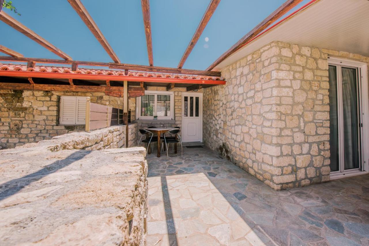 Acrocorinth Apartments Екстер'єр фото