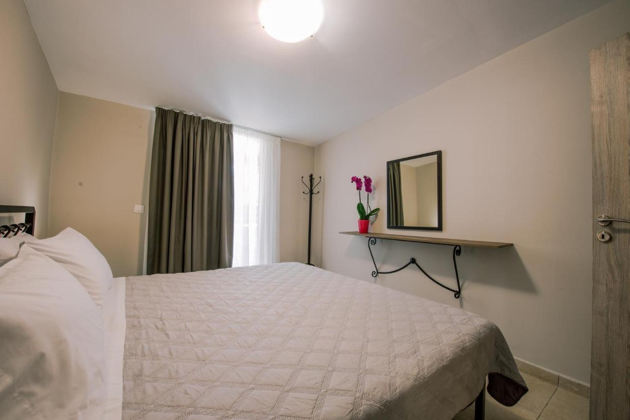 Acrocorinth Apartments Екстер'єр фото