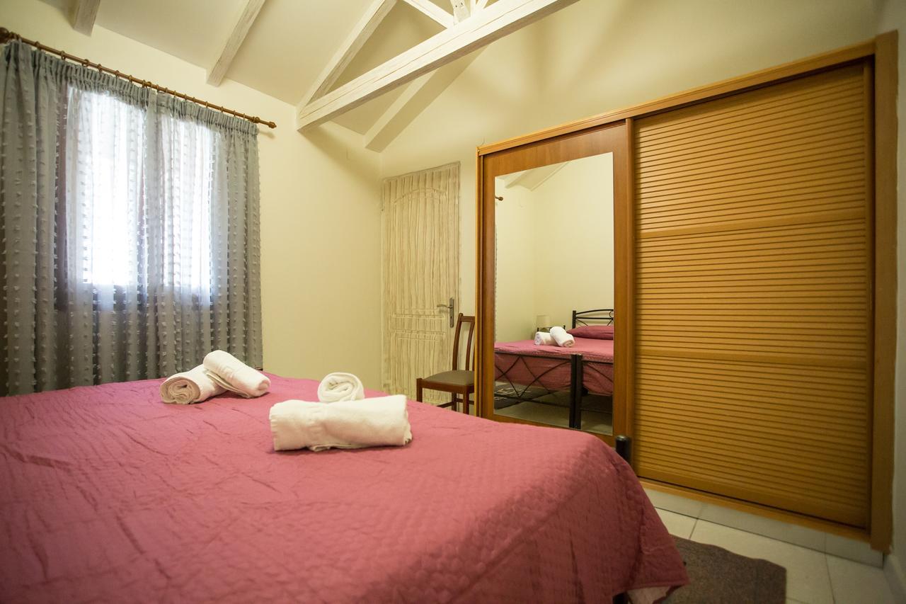 Acrocorinth Apartments Екстер'єр фото