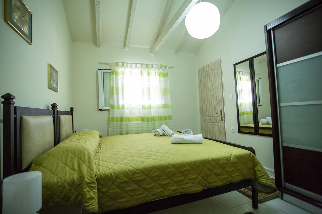 Acrocorinth Apartments Екстер'єр фото