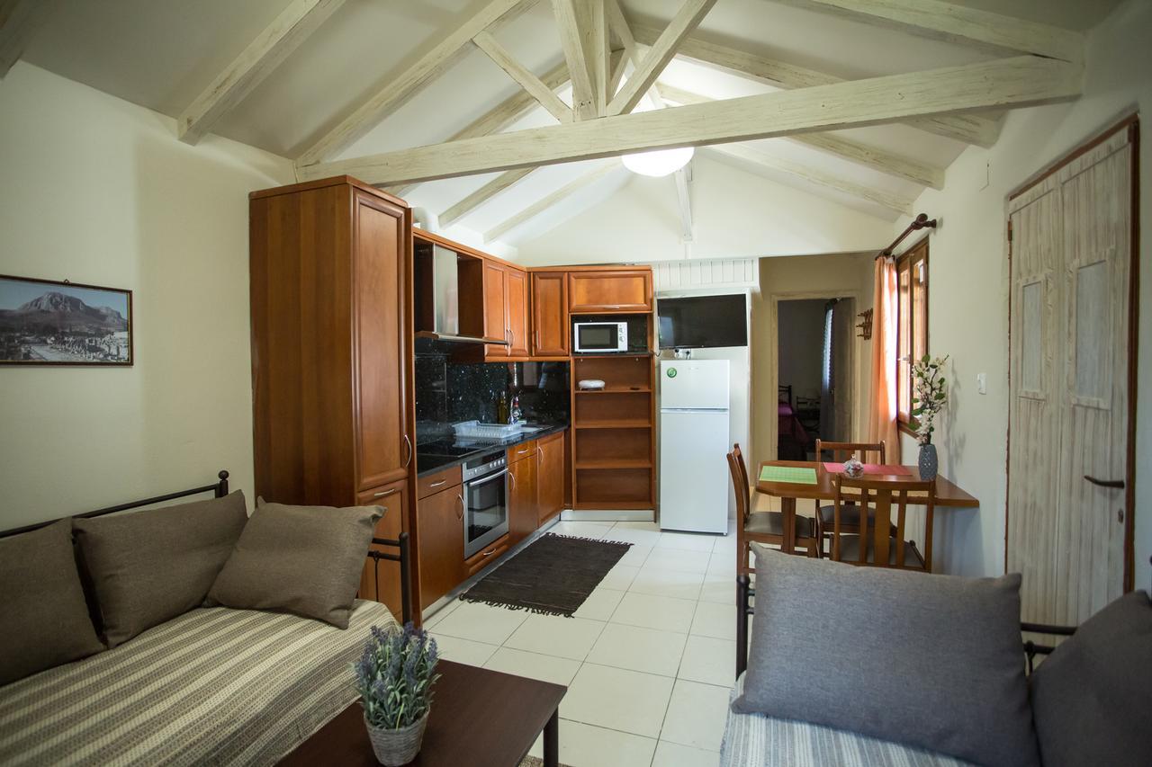 Acrocorinth Apartments Екстер'єр фото